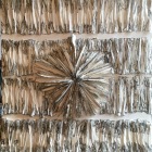 Pièce-abstraite-en-cellulose-sculptée-et-encre-de-Chine-75X82-cm