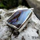 Opale-Boulder-sculptée